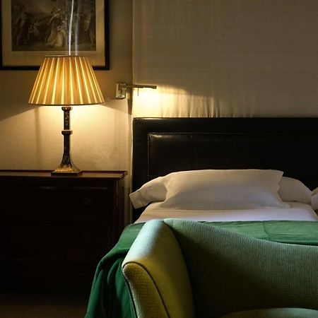 Landa Hotel Burgo Kültér fotó A bedroom at the hotel
