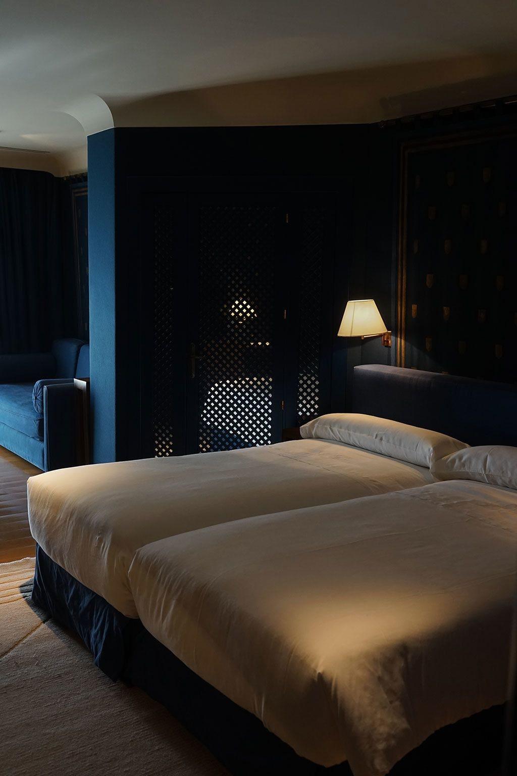 Landa Hotel Burgo Kültér fotó A room at the hotel